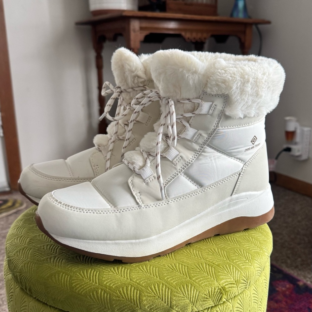 Dream Pairs White Faux Fur-Lined Winter Boots - Picture 5 of 15